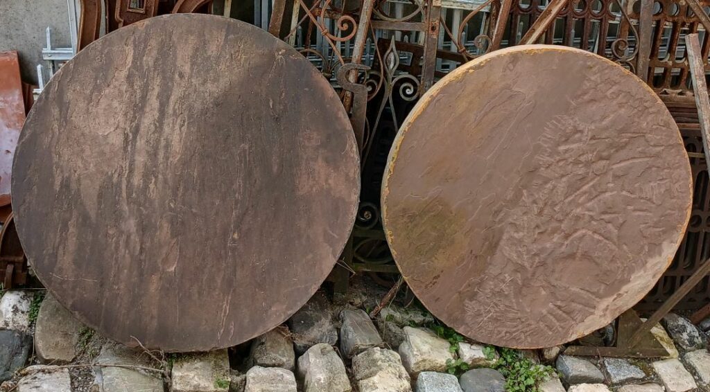 Runde Sandsteinplatten